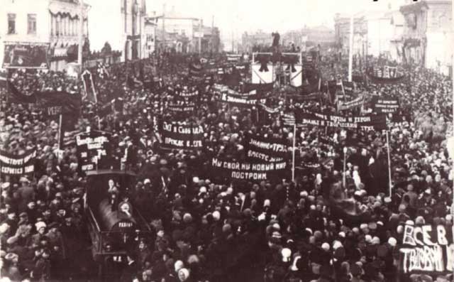 Demonstration of workers in Ivanovo-Voznesensk