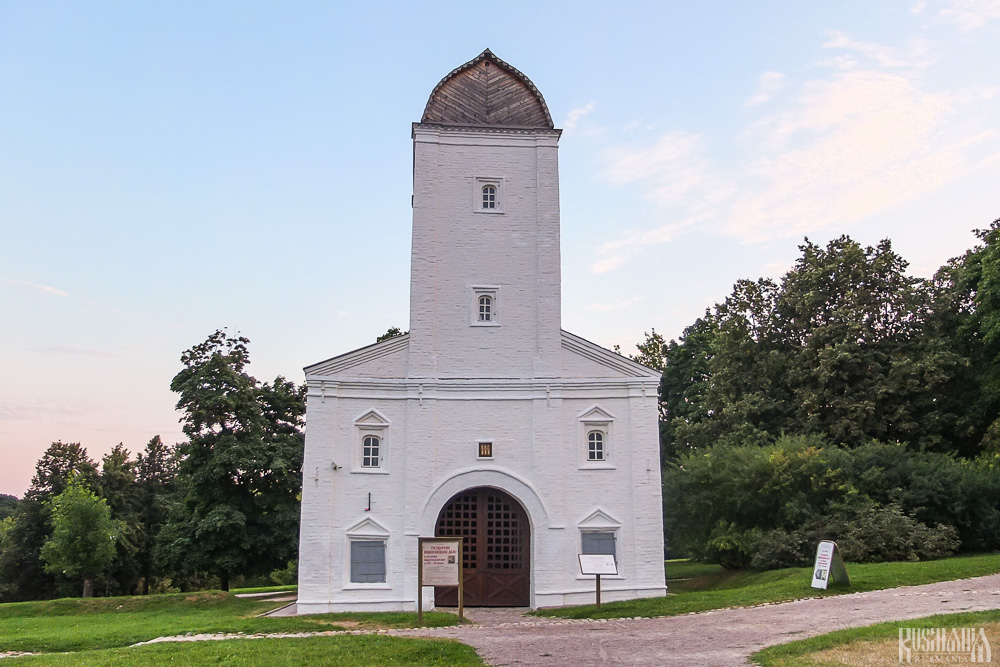 Water Tower, Kolomenskoe Estate (August 2013)