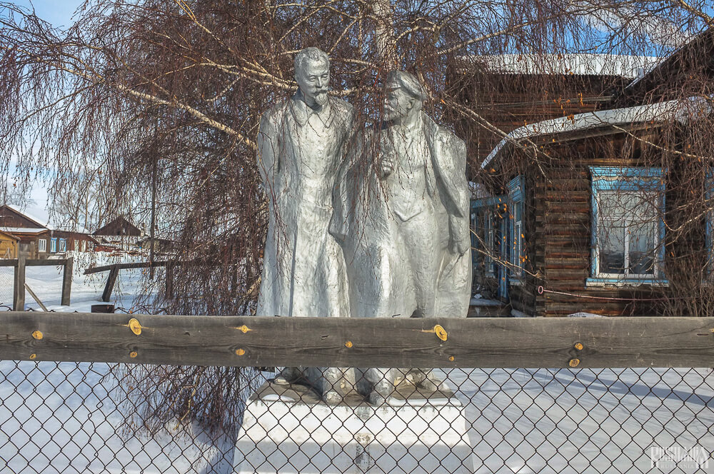 Lenin and Dzerzhinsk Monument, Ust-Barguzin