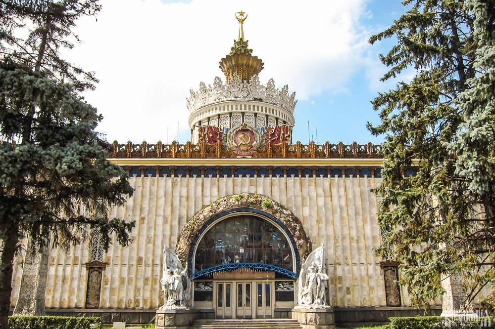 Former Ukrainian Pavilion, All-Russian Exhibition Centre (June 2013)