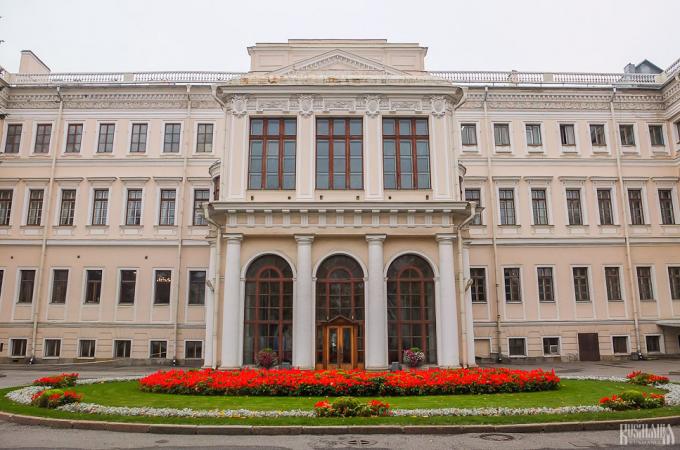 Anichkov Palace (October 2014)