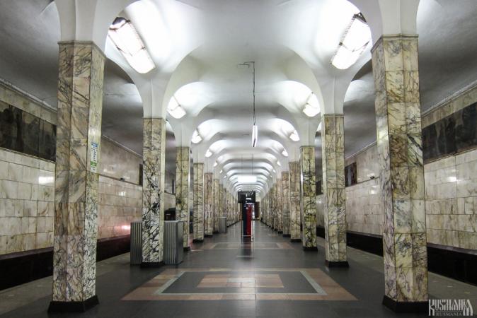 Avtozavodskaya Metro Station (January 2013)