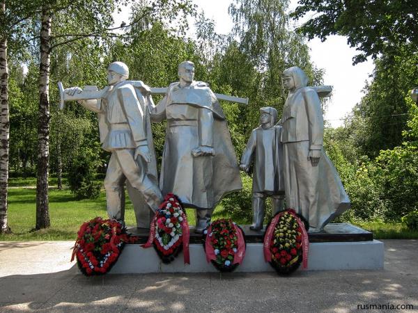 Defenders of Dubna Monument (May 2010)