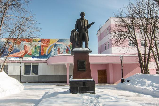 Vasili Klyuchevsky Monument (March 2012)