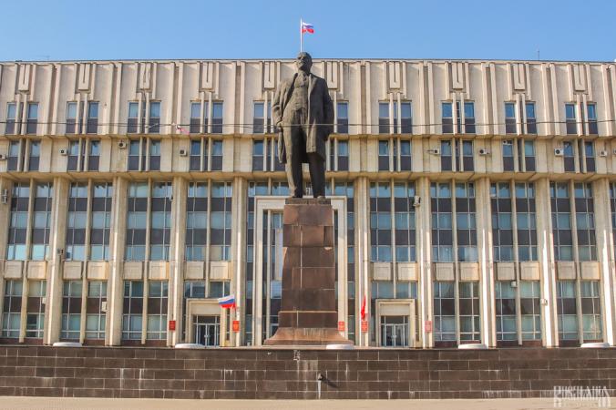 Vladimir Lenin Monument (March 2014)
