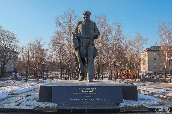 Lev Tolstoy Monument (March 2014)