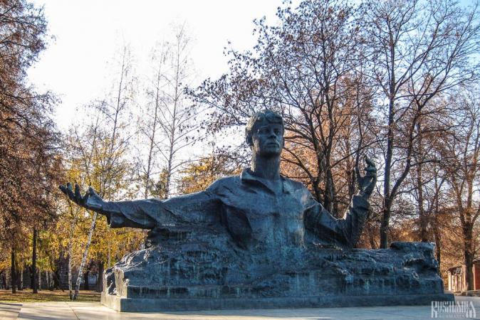 Sergey Yesenin Monument (November 2011)