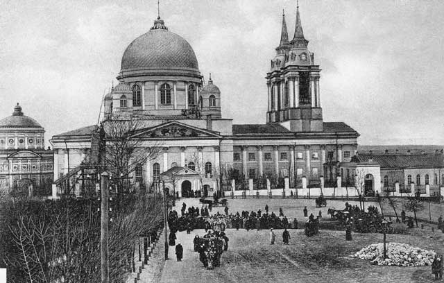 A religious procession in Kursk before the Revolution