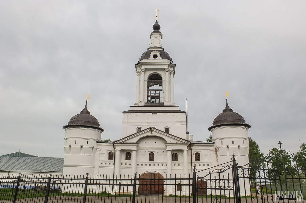 St Nicholas' Gate-Church, Avraamiev Bogoyavlensky Monastery (May 2013)