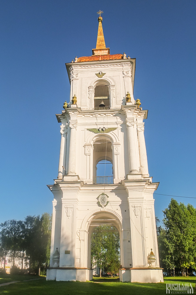 Bell Tower of the Nativity of Christ Cathedral (August 2014)