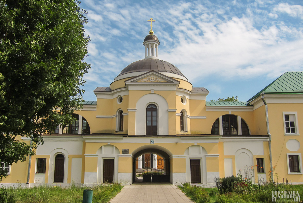 Transfiguration of the Saviour Gate-Church, Khristorozhdestvensky Convent (August 2012)