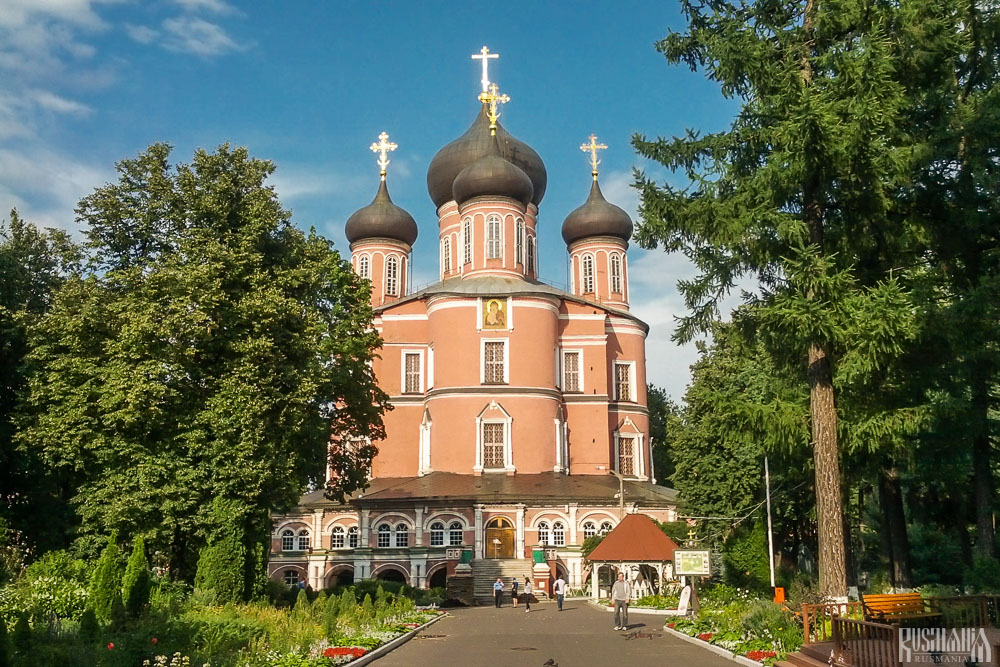 Our Lady of the Don Large Cathedral, Donskoy Monastery (July 2013)