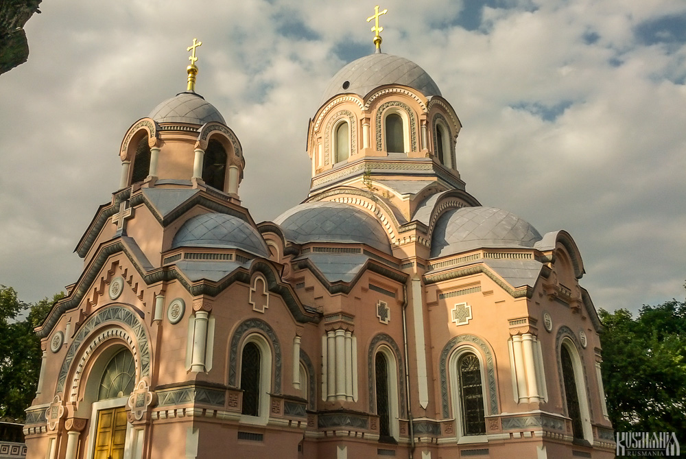 St John Chrysostom's Church, Donskoy Monastery (July 2013)