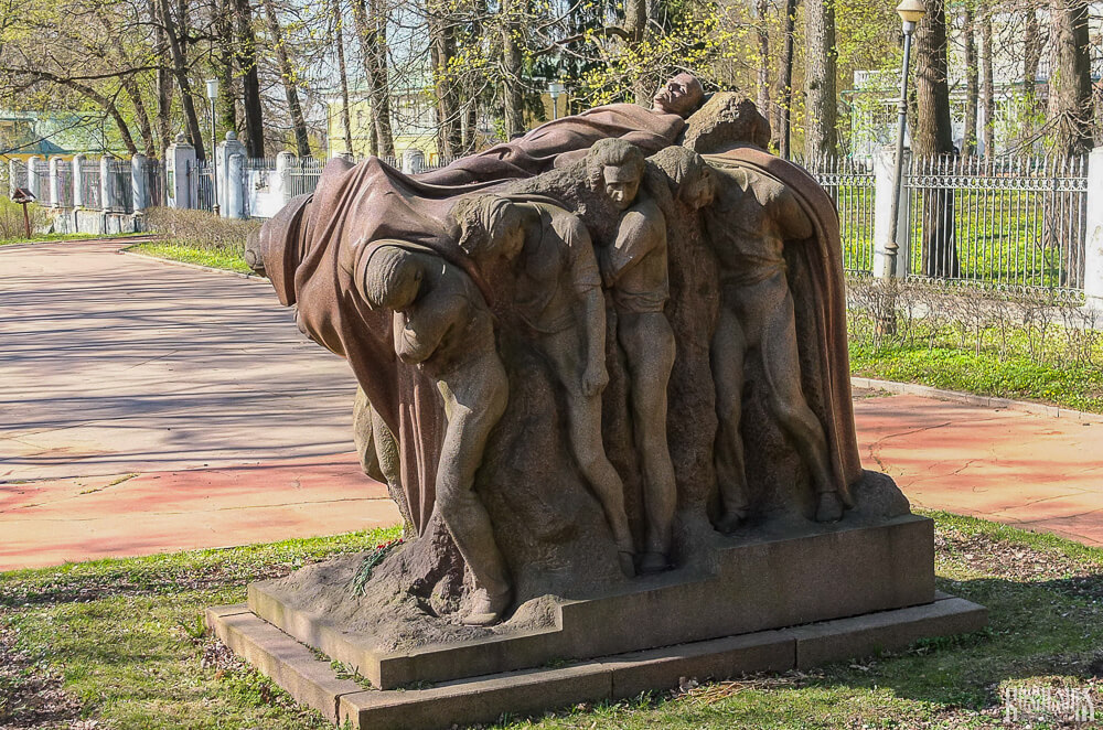 Lenin Monument, Gorky Leninskie