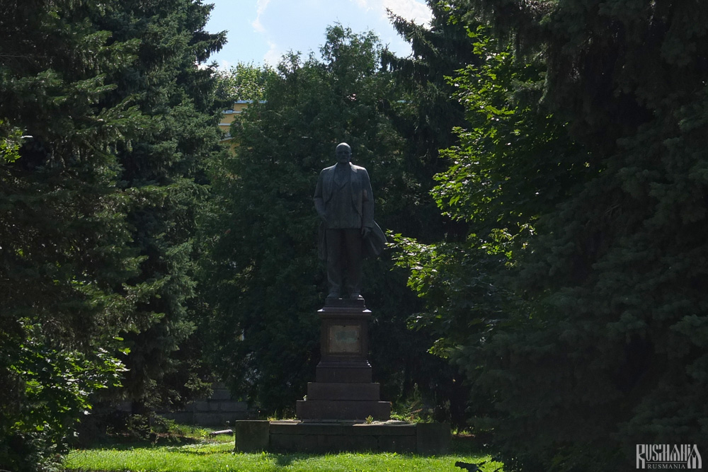 Vladimir Lenin Monument, Kuzminki Estate (August 2013)