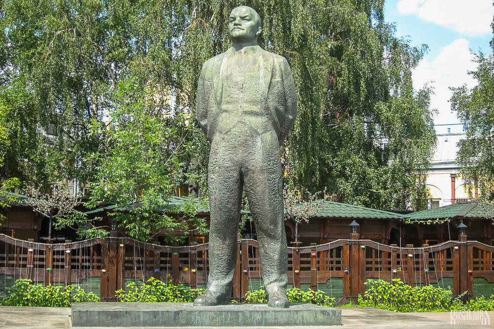 Lenin monument in Moscow, Rogozhskaya Zastava Square