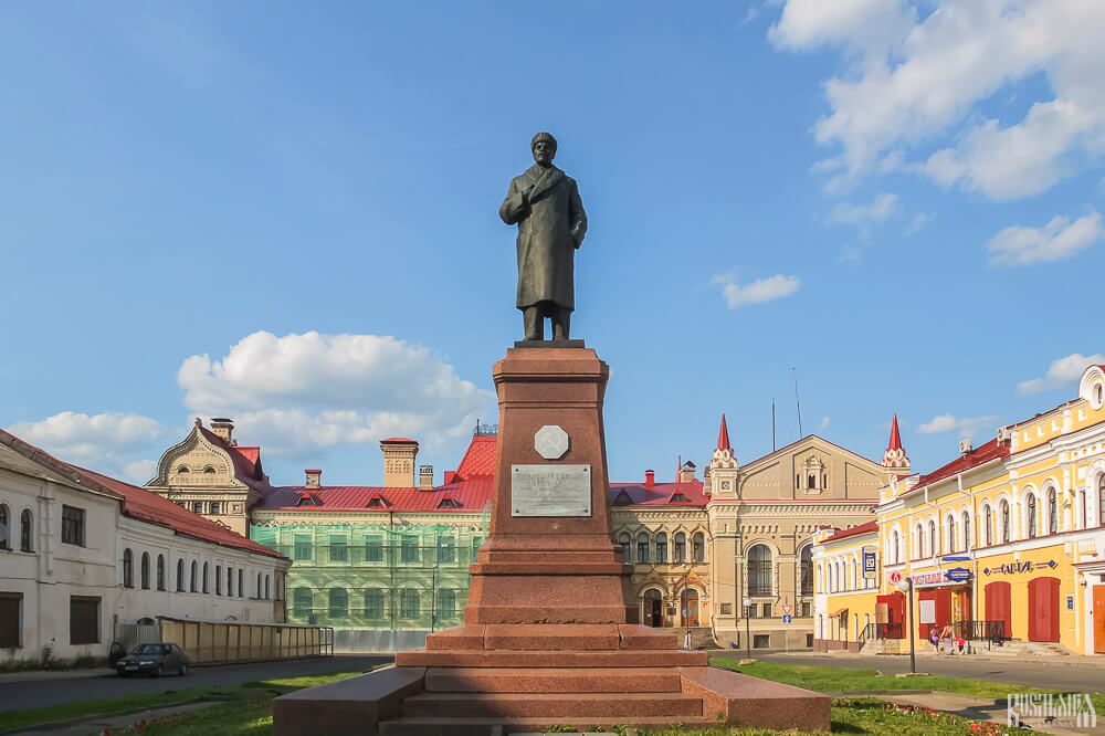 Lenin Monument in Rybinsk, Yaroslavl Region.