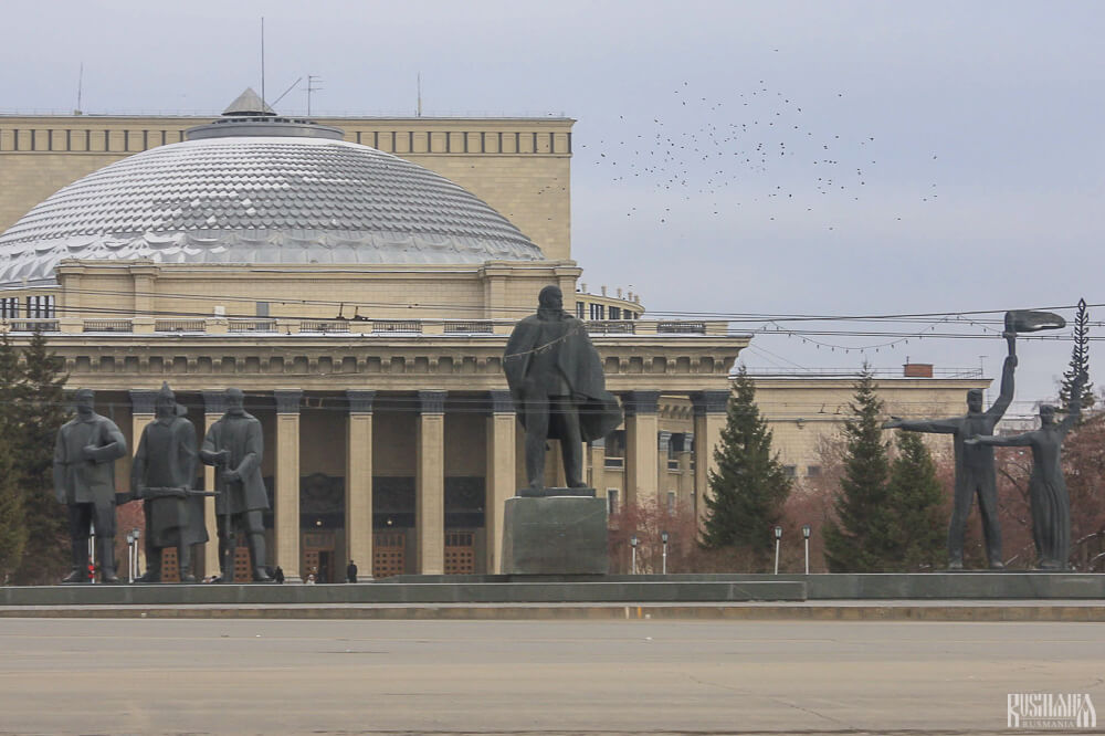 Lenin Monument, Novosibirsk