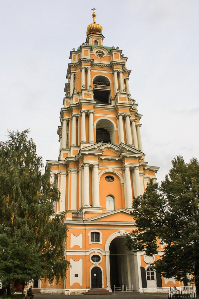 Bell Tower, Novospassky Monastery (September 2009)