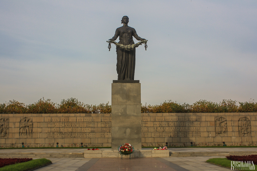 Piskaryovskoe Memorial Cemetery (August 2010)