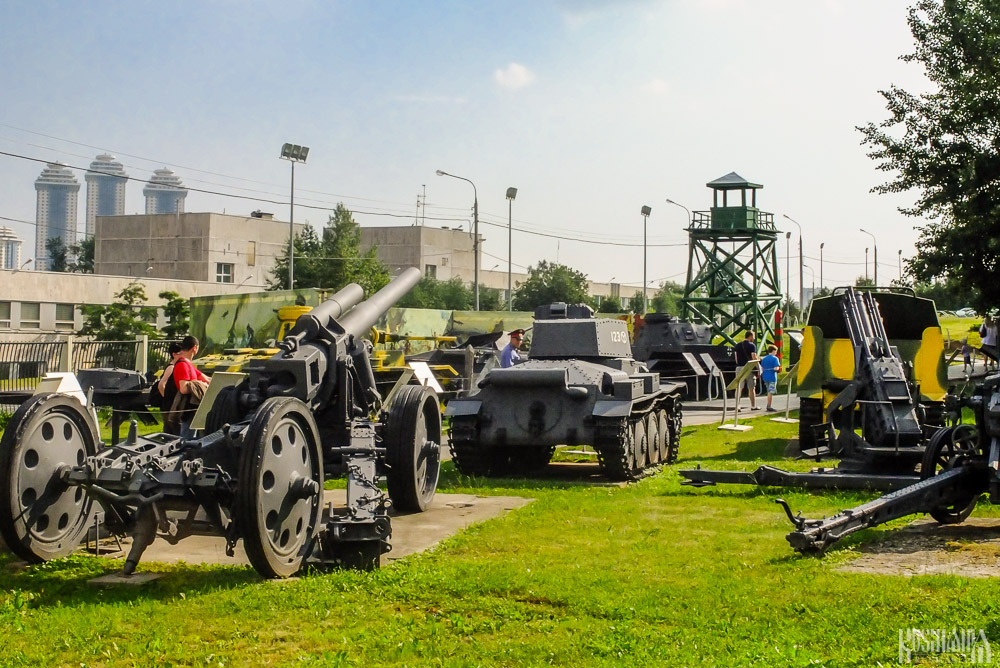 Open-Air Exhibition of Military Equipment, Victory Park (June 2013)