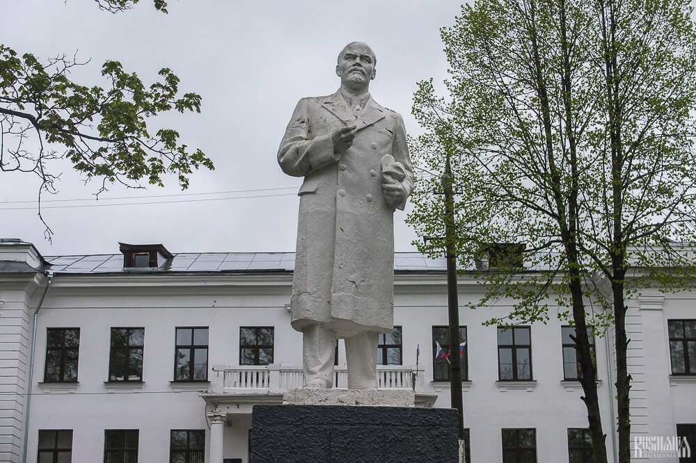 Lenin Monument, Yasnaya Polyana