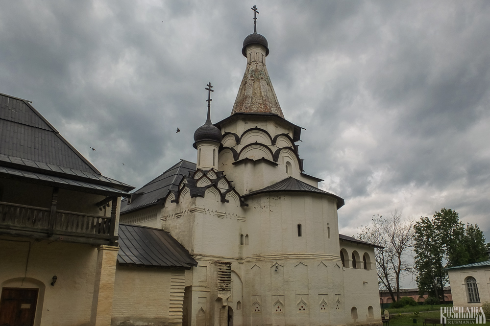 Dormition Refectory Church, Spaso-Yevfimiev Monastery (May 2013)