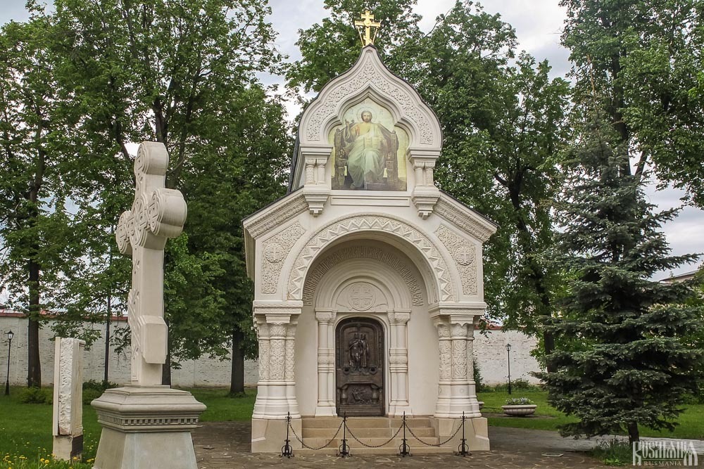 Dmitri Pozharsky Memorial-Chapel, Spaso-Yevfimiev Monastery (May 2013)