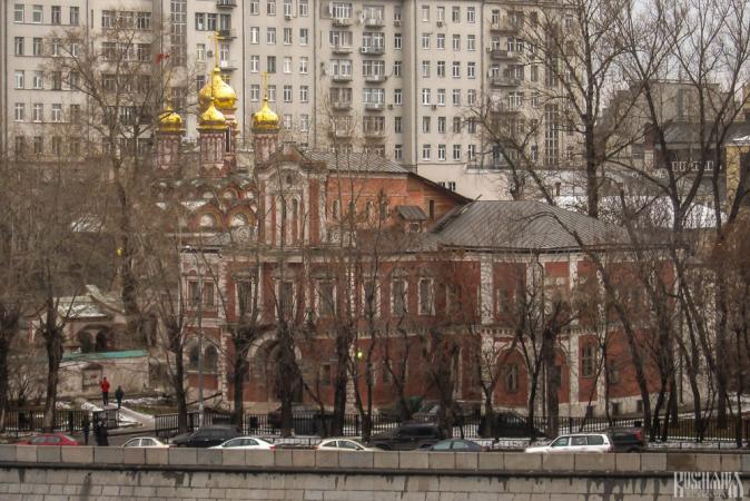 St Nicholas' Church at Bersenevka and Averki Kirillov's Chambers (December 2011)
