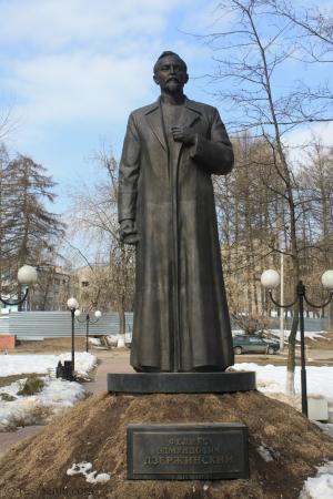 Feliks Dzerzhinsky Monument (March 2009)