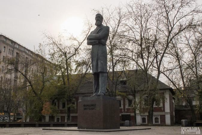Friedrich Engels Monument (October 2012)