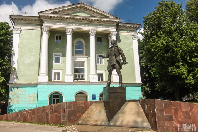 Nikolai Krylenko Monument (June 2012)