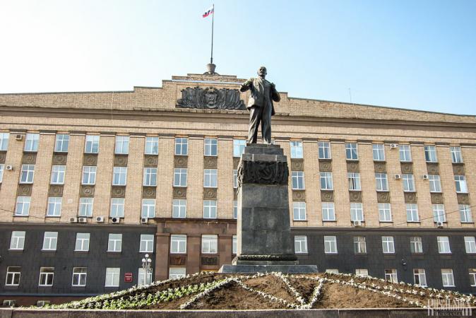 Vladimir Lenin Monument (April 2013)