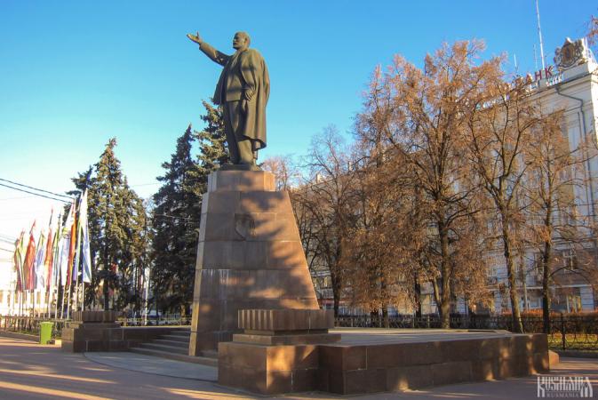 Vladimir Lenin Monument (November 2011)