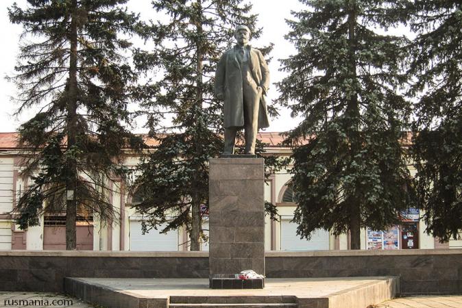 Vladimir Lenin Monument (October 2011)