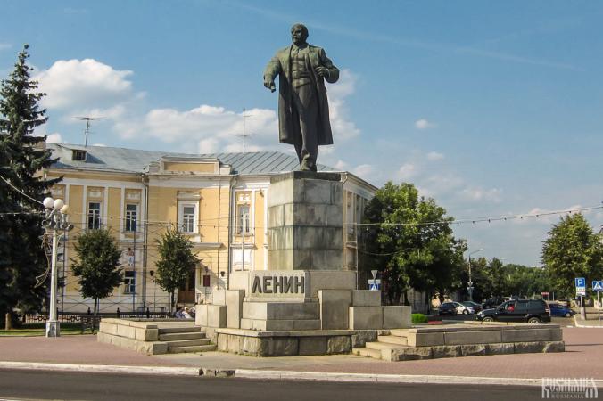 Vladimir Lenin Monument (August 2012)
