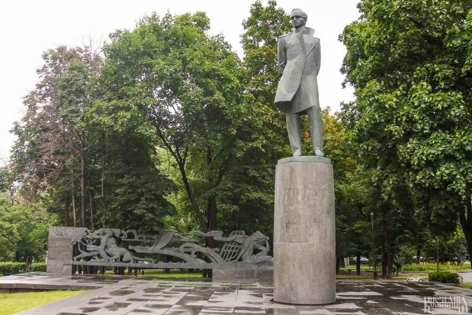 Mikhail Lermontov Monument (July 2013)