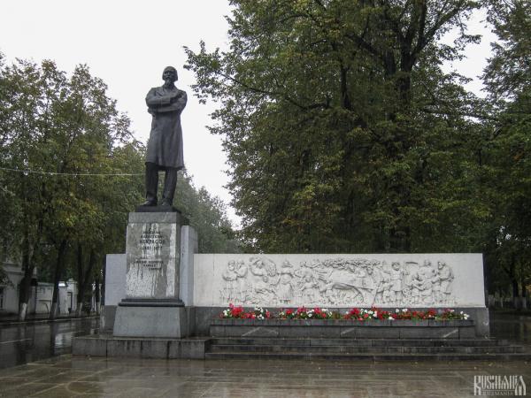 Nikolai Nekrasov Monument (September 2011)