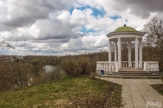 Dvoryanskoe Gnezdo Park (April 2013)