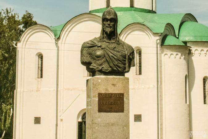 Aleksandr Nevsky Monument (June 2009)