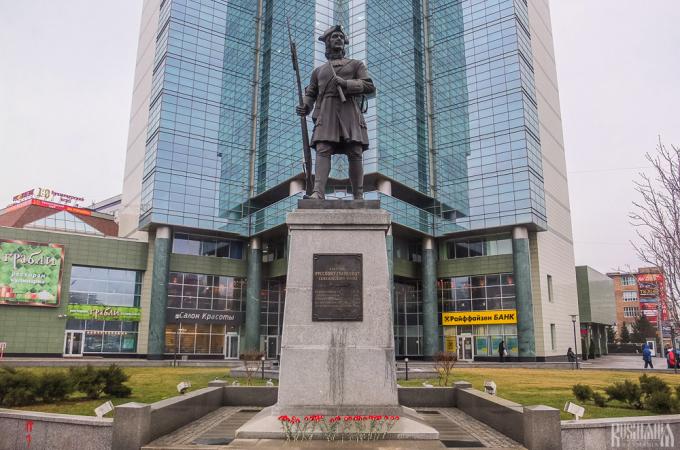 Monument to the Semyonovsky Regiment Guardsman (February 2014)