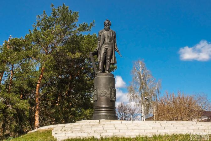 Ivan Shishkin Monument (May 2013)