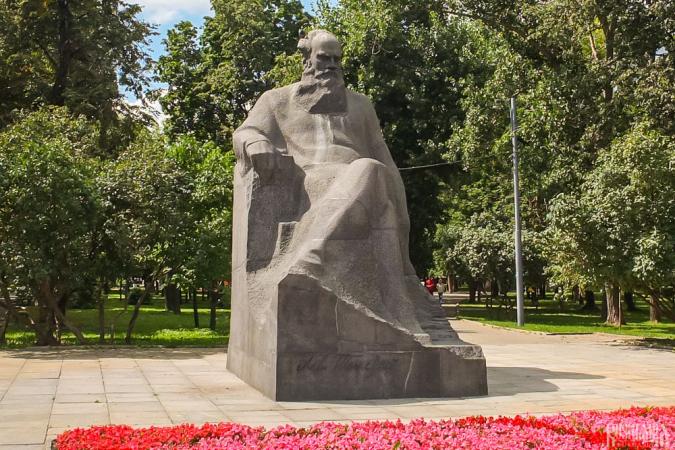 Lev Tolstoy Monument (August 2013)