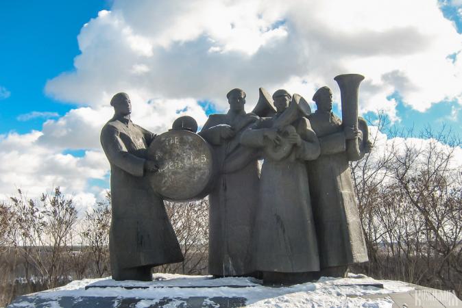Monument to the Representatives of the First Lipetsk Regional Soviet, Upper Park (March 2011)