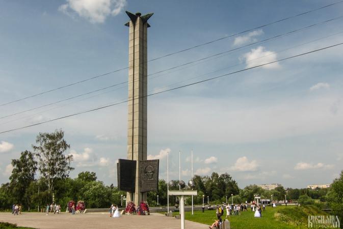Victory Square Memorial Complex (August 2012)